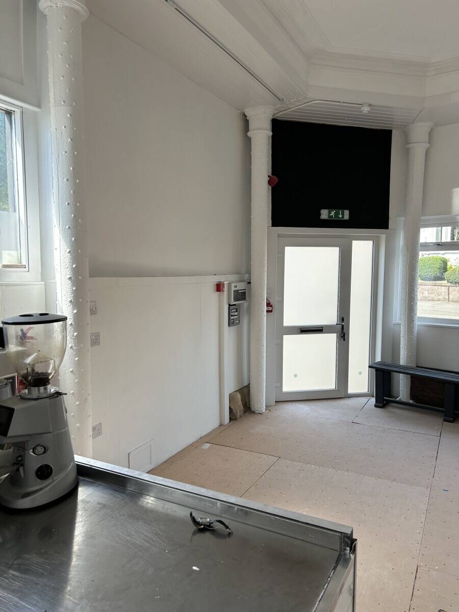 Coffee Shop / Cafe or takeaway commercial property Photo 10