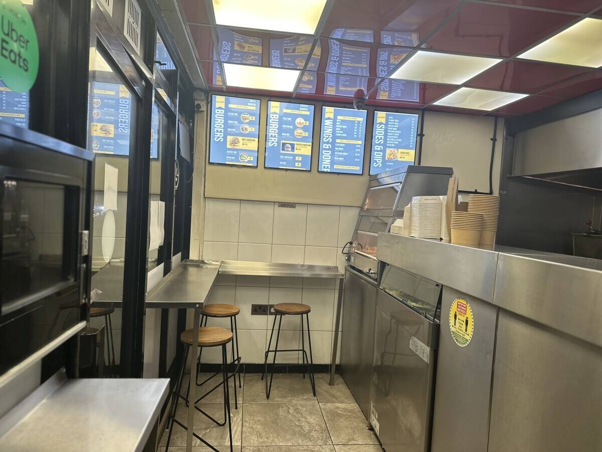 Fast food takeaway and seating town centre location 