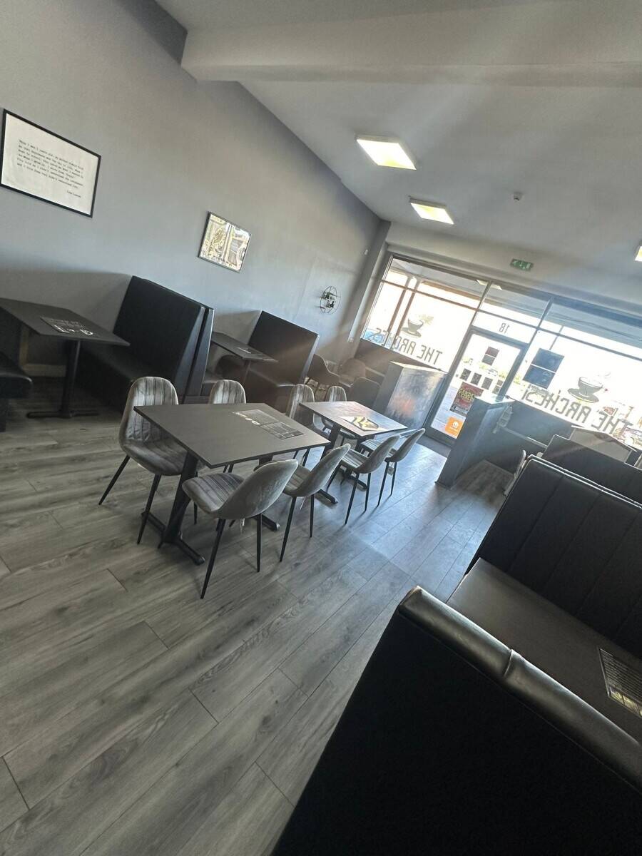 Cafe for sale in prime location Photo 9