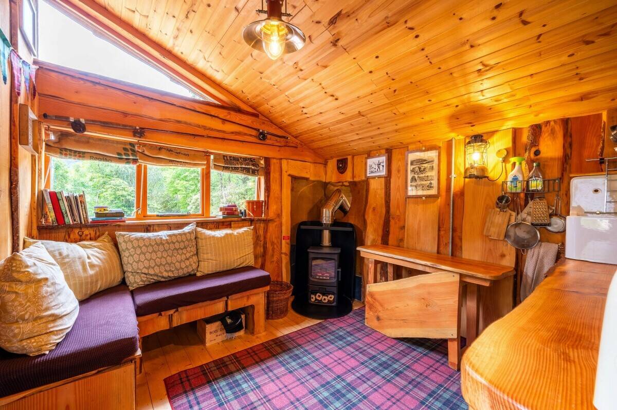 Cosy, Quirky, Handcrafted Wooden Eco-Cabins Photo 9