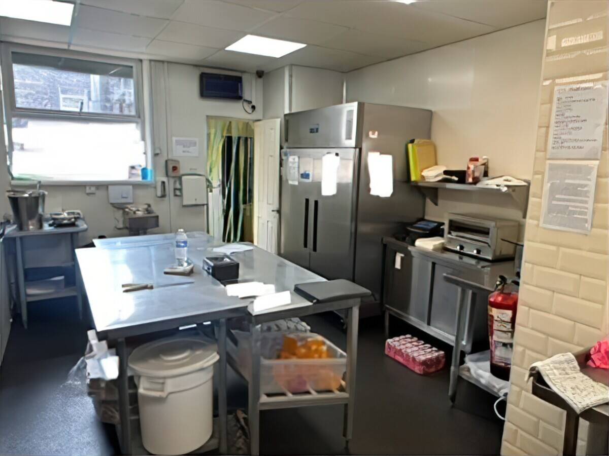 TRADITIONAL FISH AND CHIPS TAKEAWAY IN VERY SOUGHT AFTER LOCATION IN TEESSIDE Photo 9