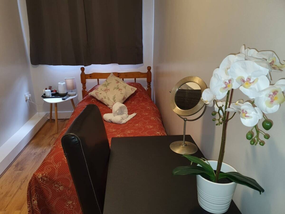 Stansted Lodge - A Stansted Airport Guesthouse