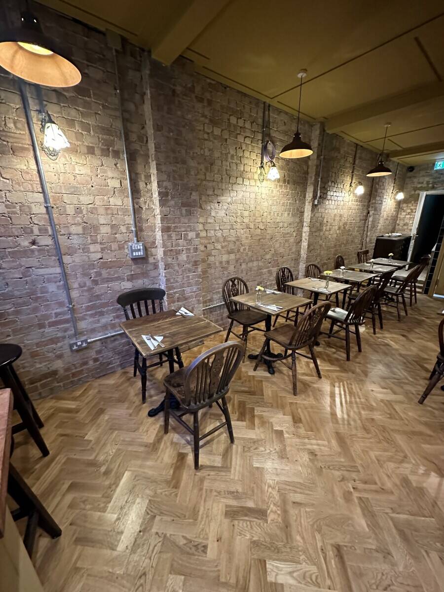 Licenced Cafe for Sale in Wembley Park London Photo 9