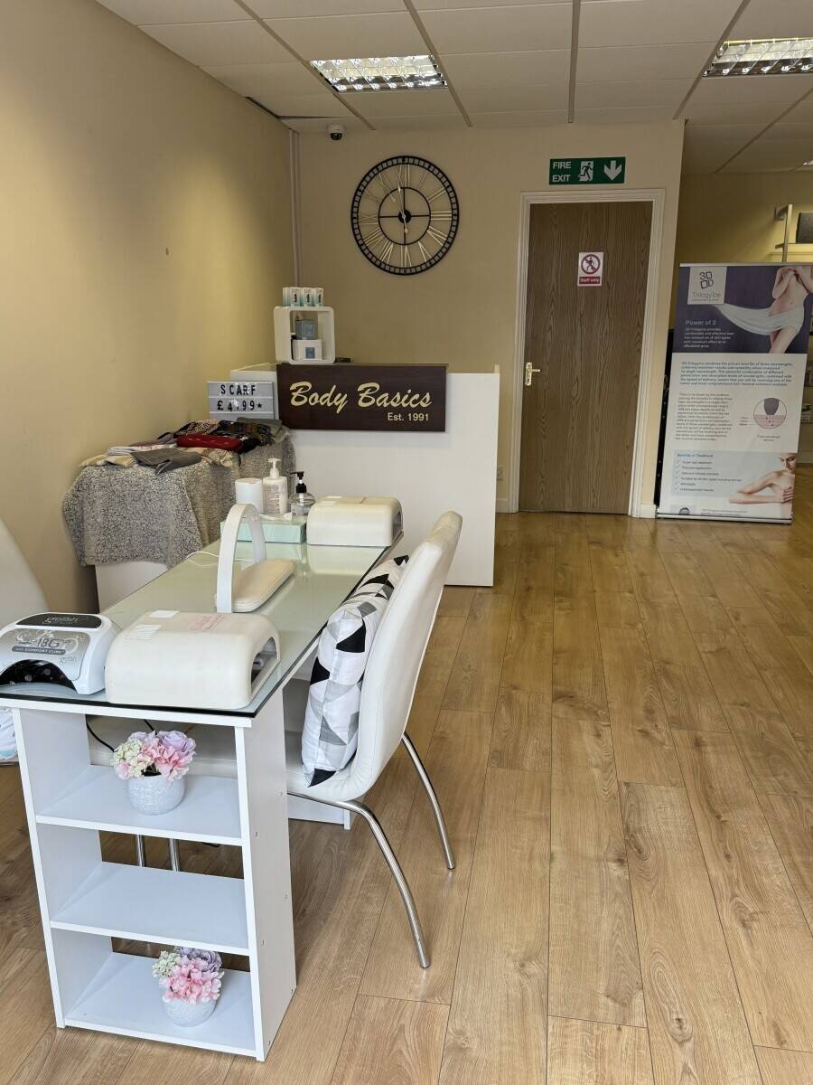 Beauty Salon for Sale in Dunstable, Beds