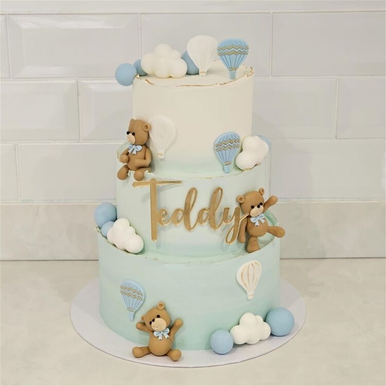 TOP RATED PROVIDER OF BESPOKE CELEBRATION CAKES Photo 9
