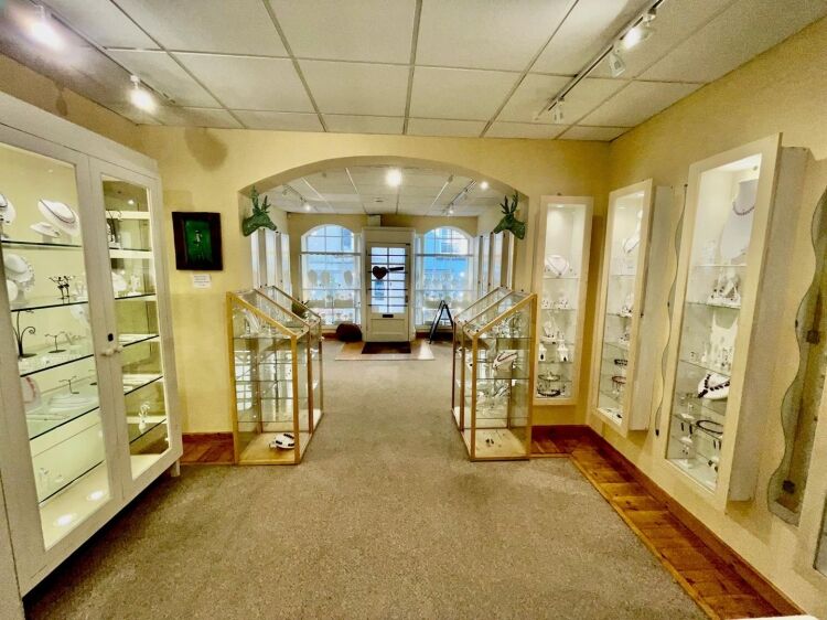Freehold Jewellers Located In Mevagissey Photo 9
