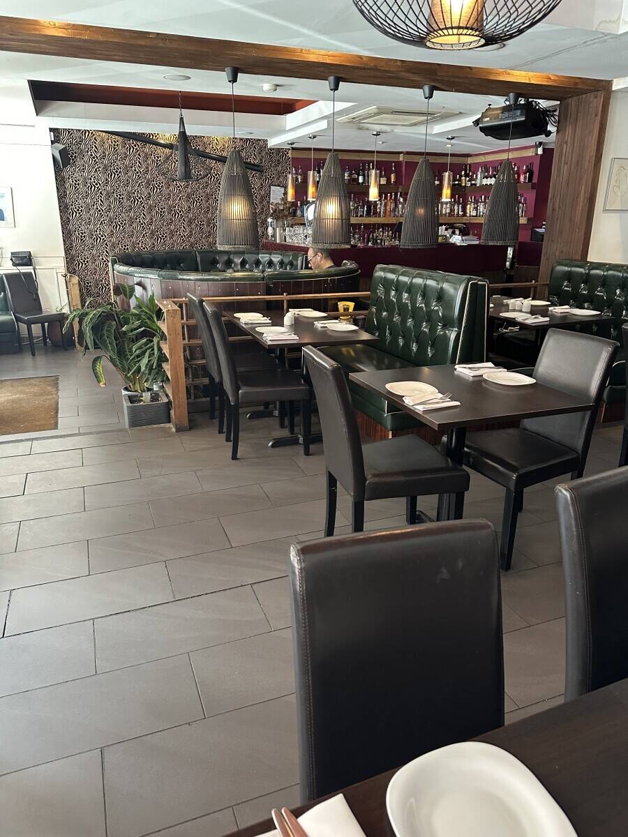 Highly rated restaurant in Surrey and shisha bar