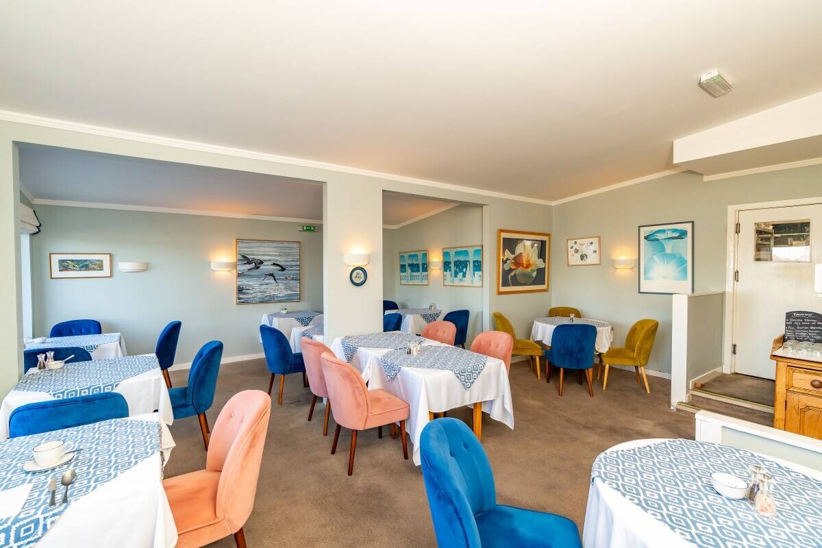 A popular Highland hostelry in an outstanding location on the NC500, Shieldaig (ref 1699)