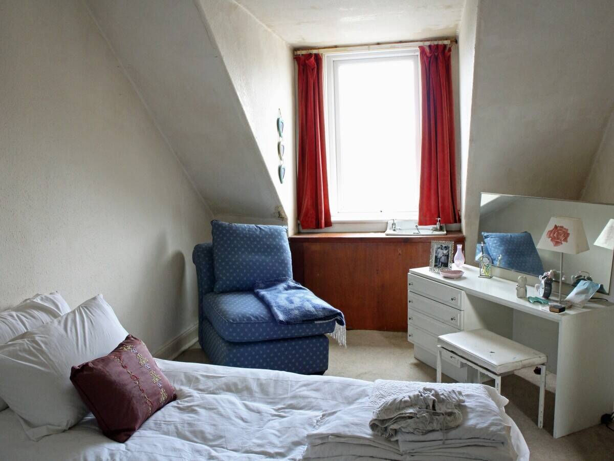 AYRSHIRE – 8 BEDROOM HOTEL AND BAR WITH CAR PARK Photo 9