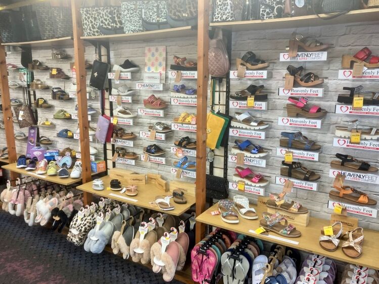 BRANDED CLOTHING & ACCESSORIES RETAIL OUTLET Photo 9