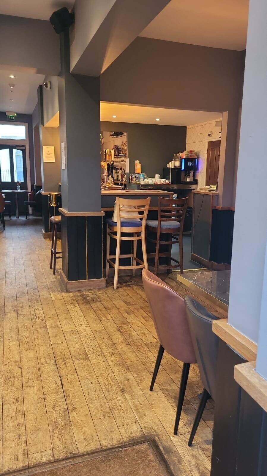 Free house pub with restaurant and four onsuit bedrooms