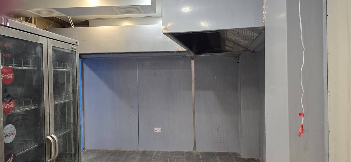 Takeway shop for rent