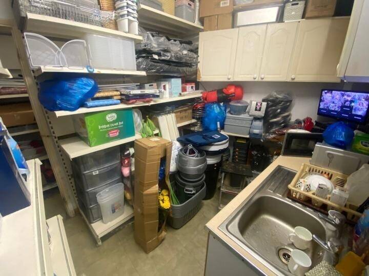 SHOP FOR SALE AS FREEHOLD OR LEASEHOLD PROPERTY OR AS EMPTY SHOP