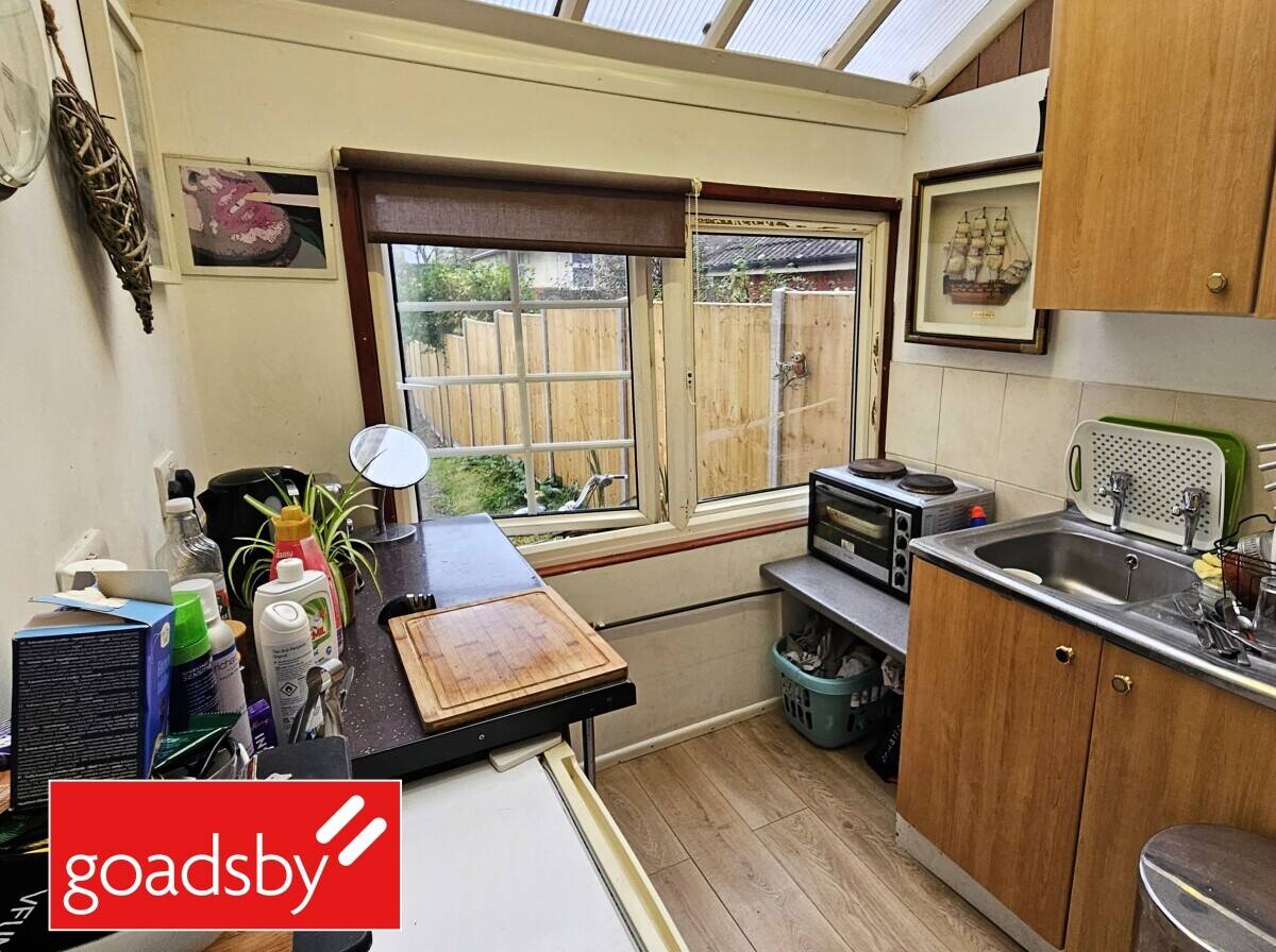 Established HMO Well Located Between Shops & Seafront
