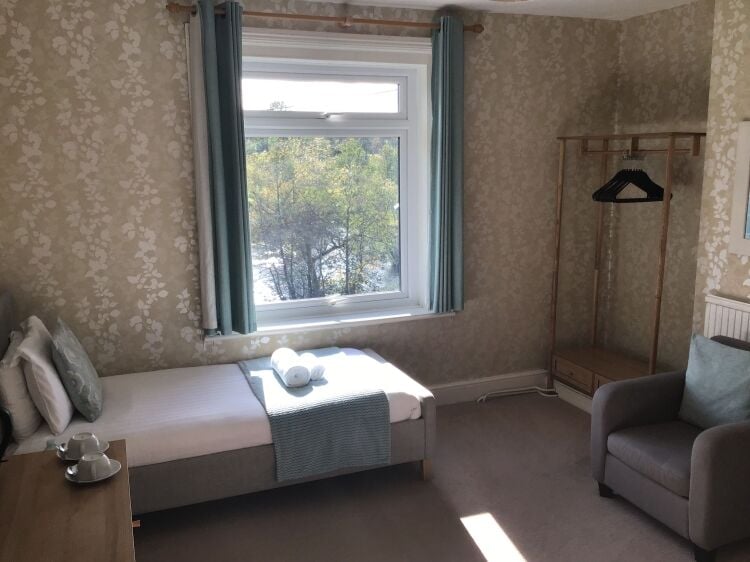 BEAUTIFUL 13 BED GUEST HOUSE with LOVELY OWNERS ACCOM, POWYS