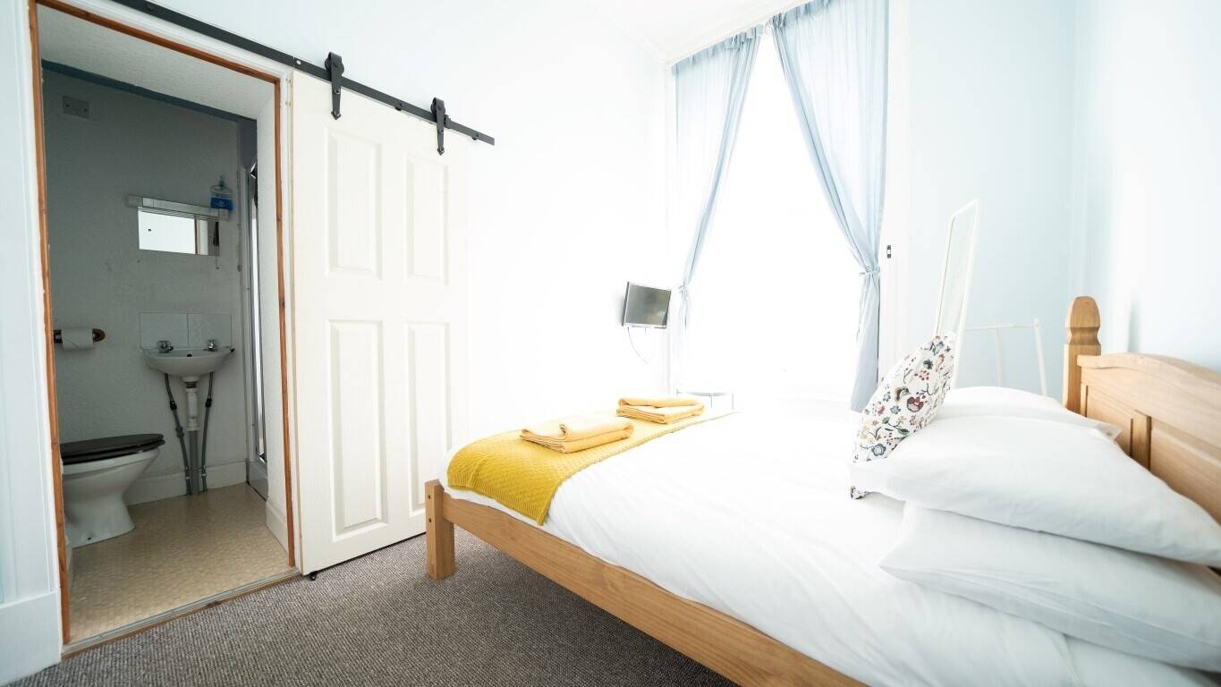 Exclusive Use,  14-Bedroom Guest House in a Popular Seaside Location