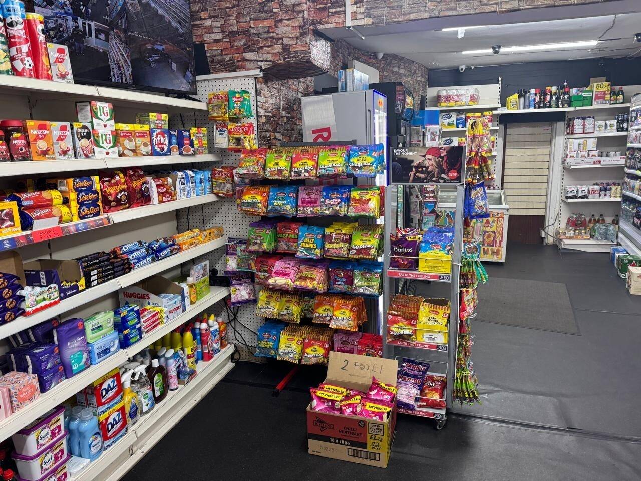 Convenience store  Photo 9