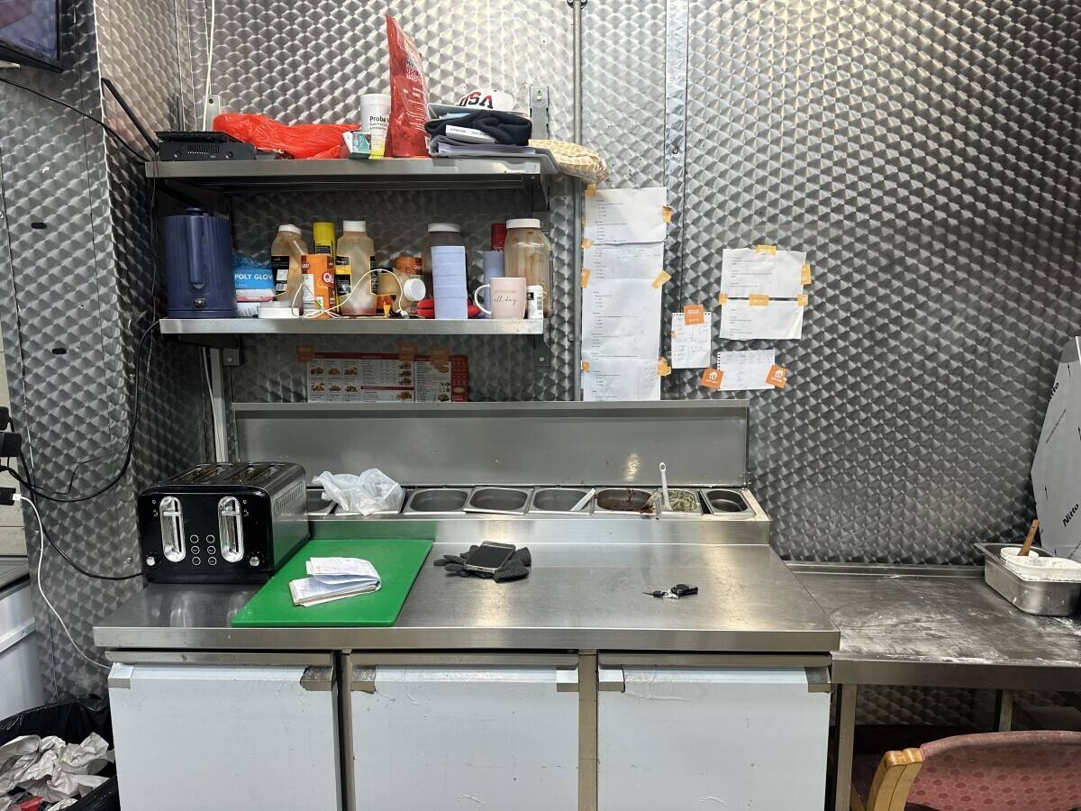 Mr Chicken take away for sale in prime location of liverpool 