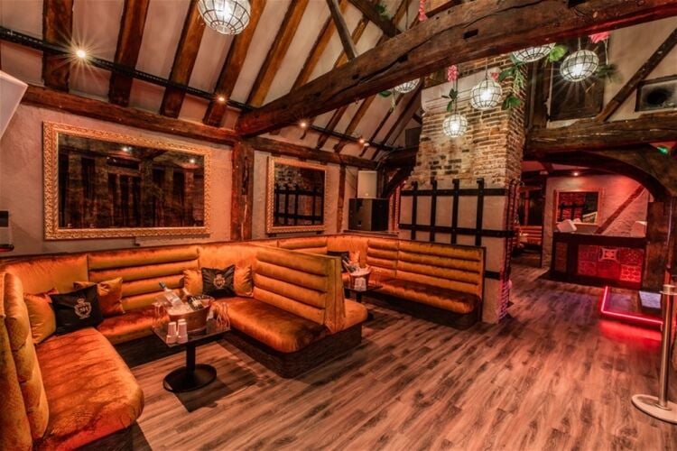 LANDMARK GRADE II* LISTED  FREEHOLD IN PRIME LOCATION