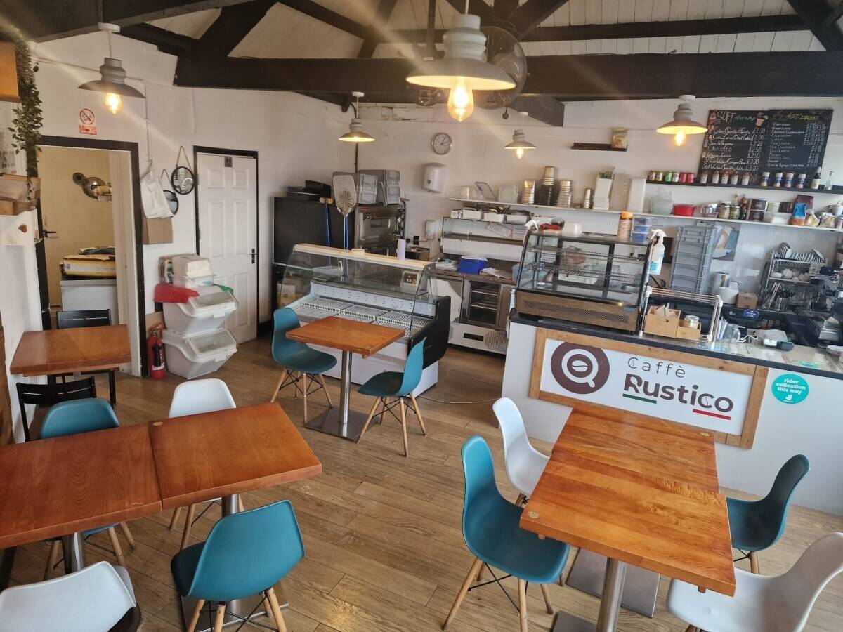 PRICE REDUCED Vacant Leasehold Premises Licensed for Restaurant, Cafe and Hot Food takeaways