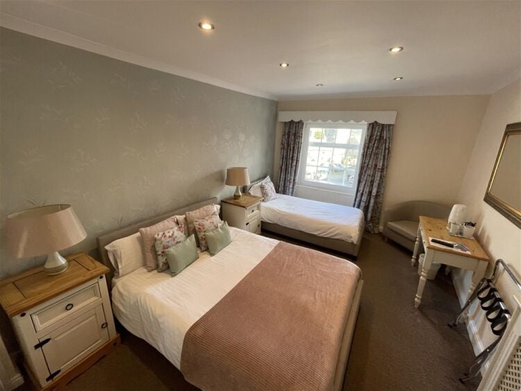 Outstanding West Cornwall Hotel, Pub & Restaurant For Sale in Penzance