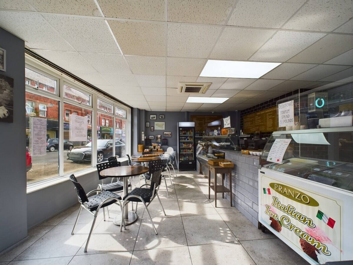 English & Italian Caf&eacute; for Sale &ndash; Business & Freehold Available &ndash; Crosby, Liverpool