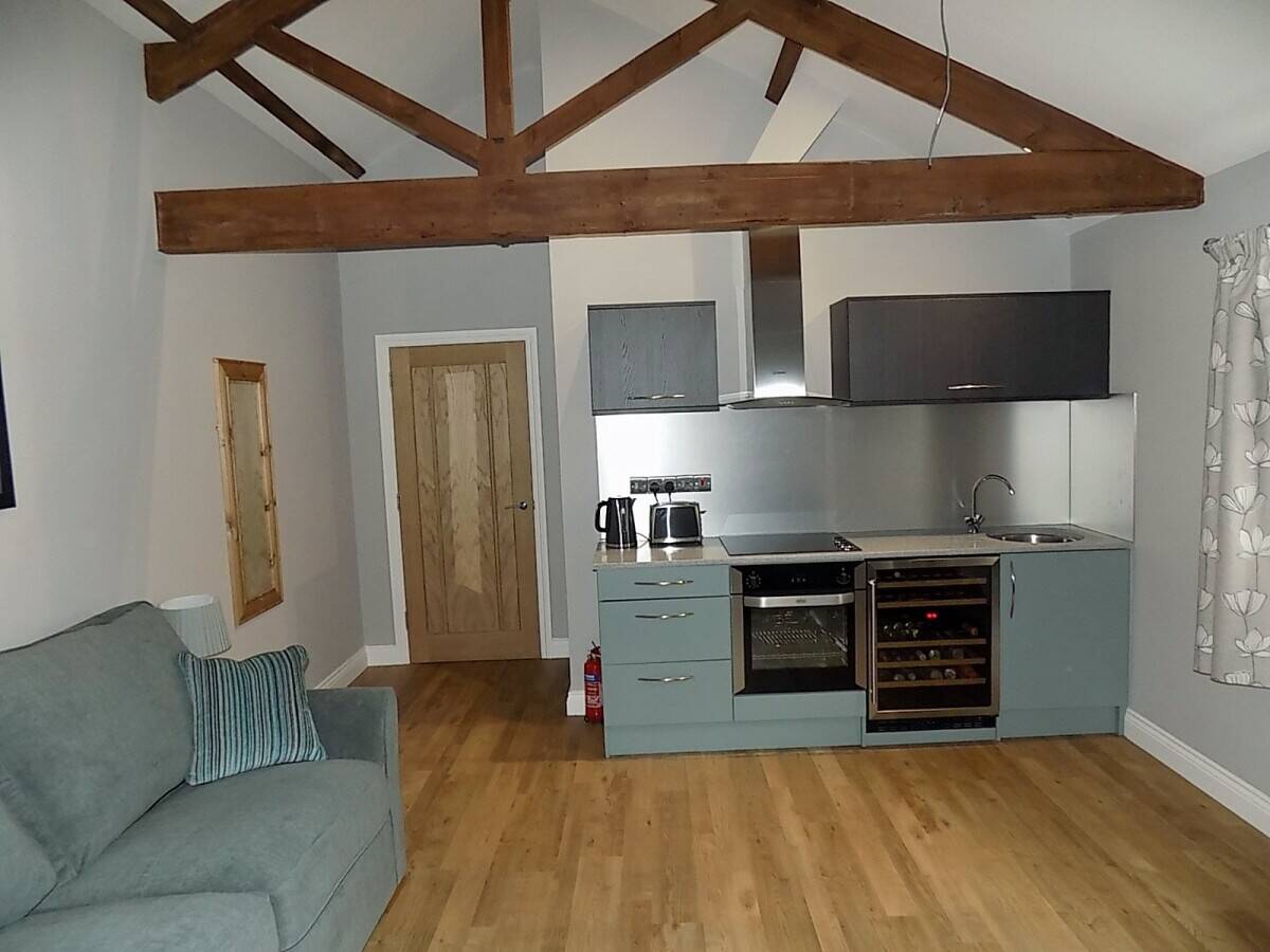 CUMBRIA – CITY CENTRE HOLIDAY APARTMENTS BUSINESS AND FREEHOLD PROPERTY Photo 9