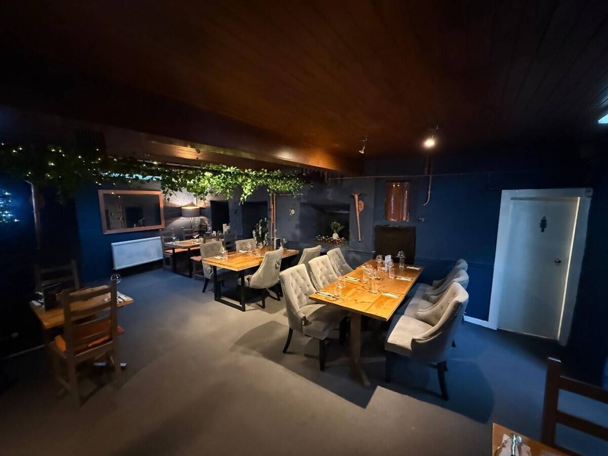 A Neatly Presented Restaurant Opportunity close to Edinburgh in affluent Borders town (ref 1720)