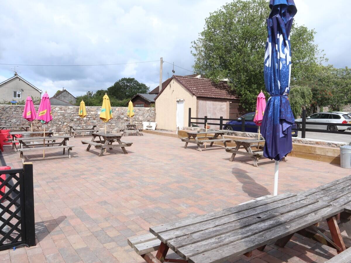 SOMERSET – REFURBISHED AND ESTABLISHED FREE HOUSE IN TOURIST VILLAGE Photo 9