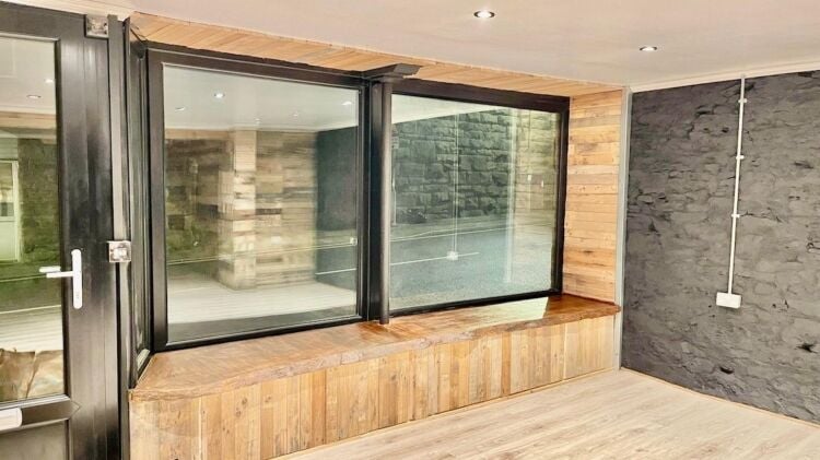 Freehold Commercial Investment Property Located In Redruth Photo 9