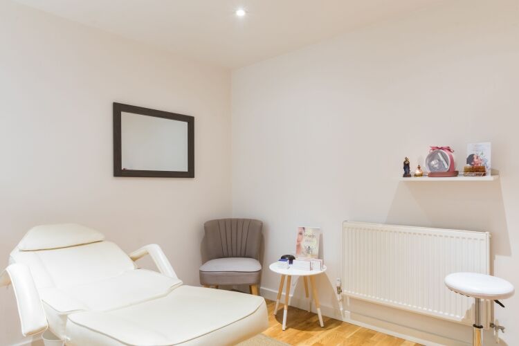 Well Established Beauty & Hair Salon in Busy High Street North West London