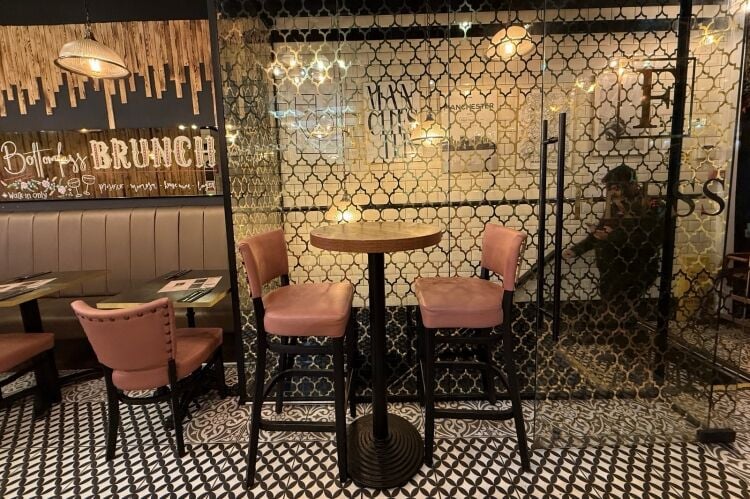 Established Restaurant and Bar - Manchester Photo 9
