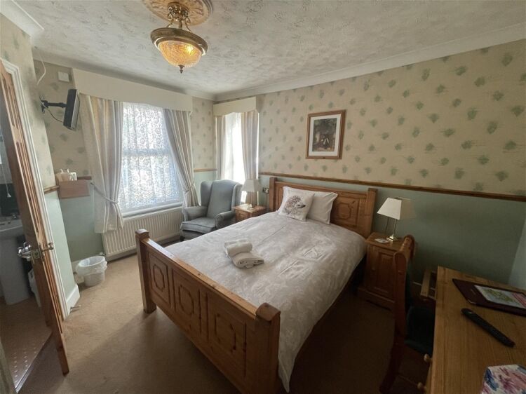 Timeless & Elegant Victorian Guest House with Spacious Owners Accommodation For Sale in Torquay