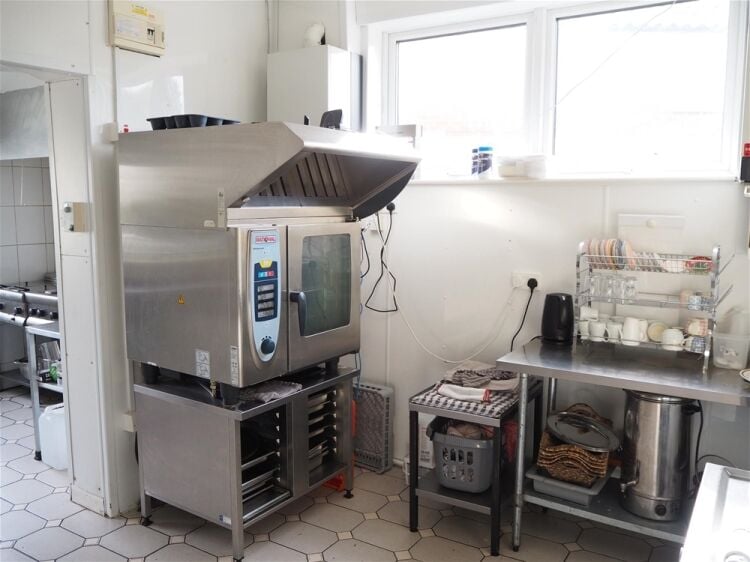 Licenced Trade, Pubs & Clubs For Sale in Doncaster Photo 9