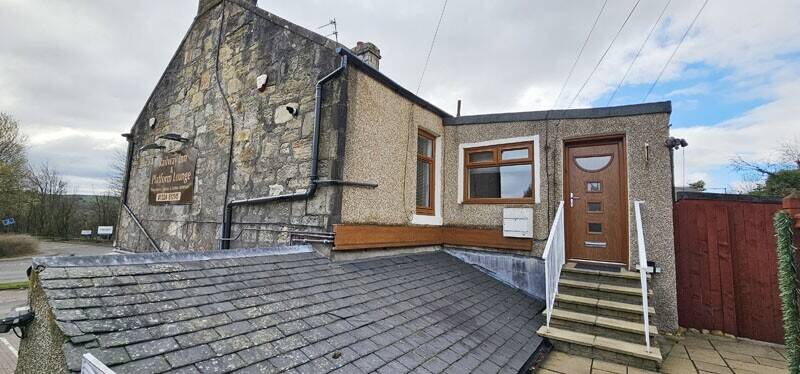 Extremely well performing Public House & Lounge with 3-bed owners accommodation in Dennyloanhead Photo 9