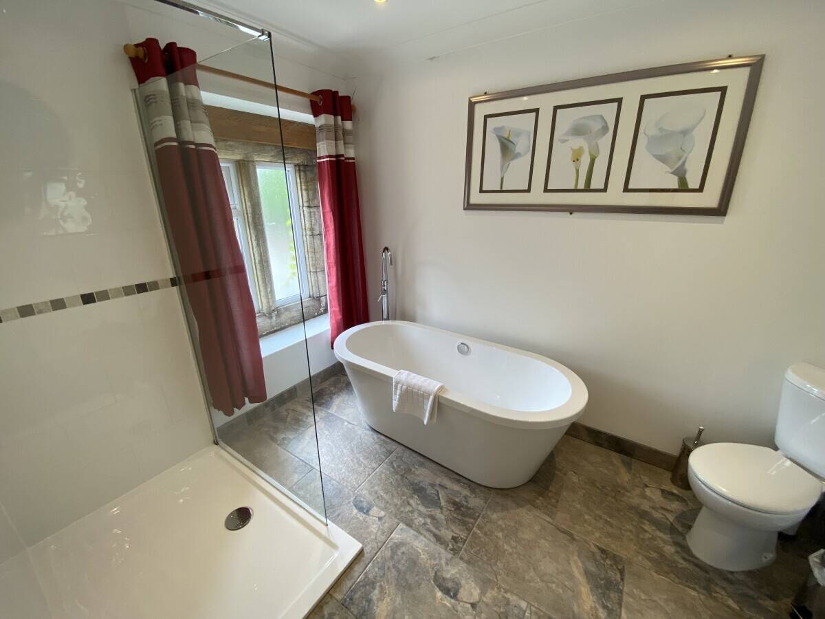 DORSET - VILLAGE FREEHOUSE HOTEL