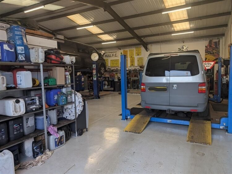 MOTOR VEHICLE GARAGE Photo 9