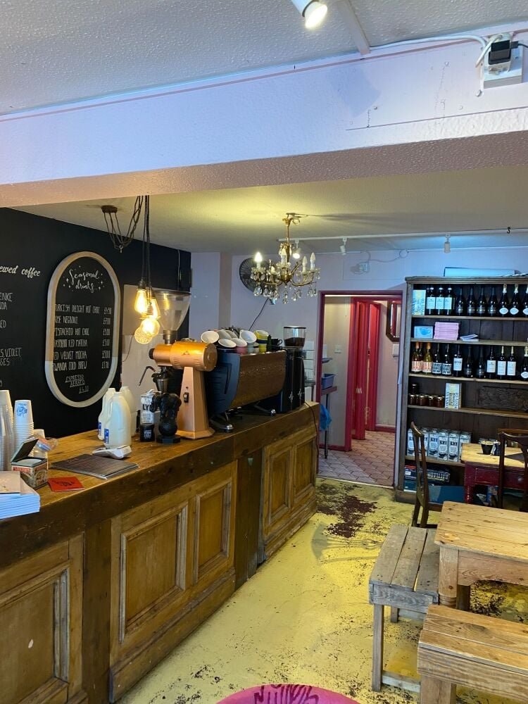 Licenced Coffee Bar / Restaurant