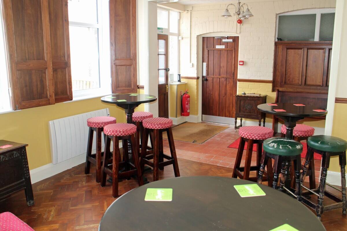 MID WALES - MARKET TOWN CENTRE COACHING INN