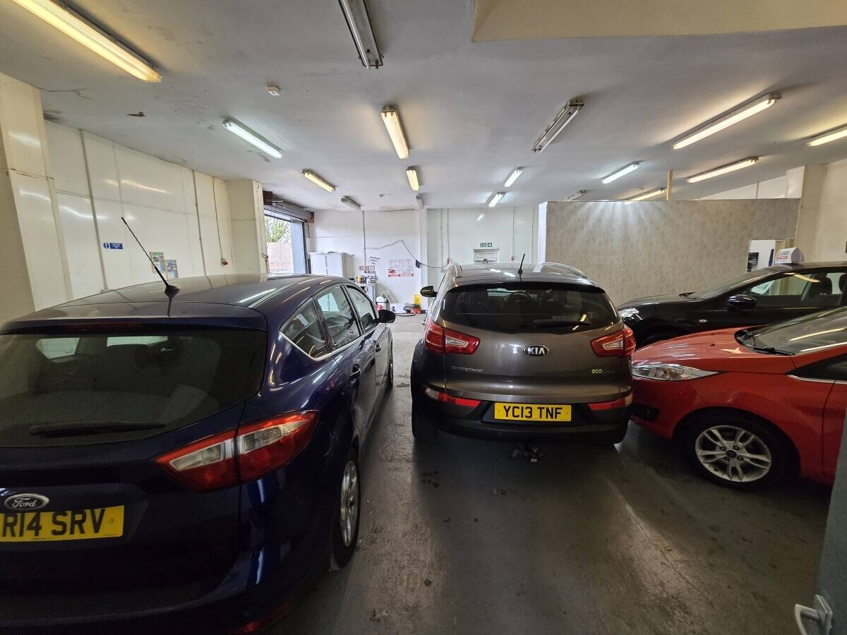 Used car dealership with mechanic and alloy wheel refurbish workshops for sale in Sheffield, South Yorkshire. Photo 9
