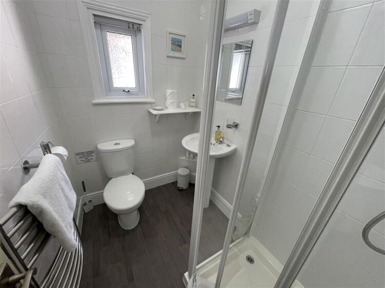 Immaculate and well appointed Guest House For Sale For Sale in Paignton Photo 9