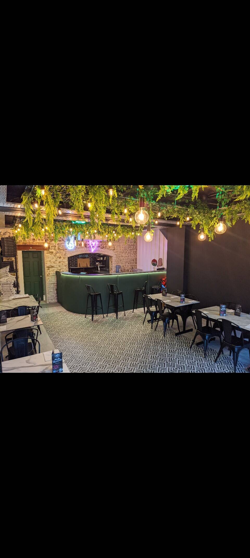 Wood fired pizza takeaway and restaurant for sale Photo 9