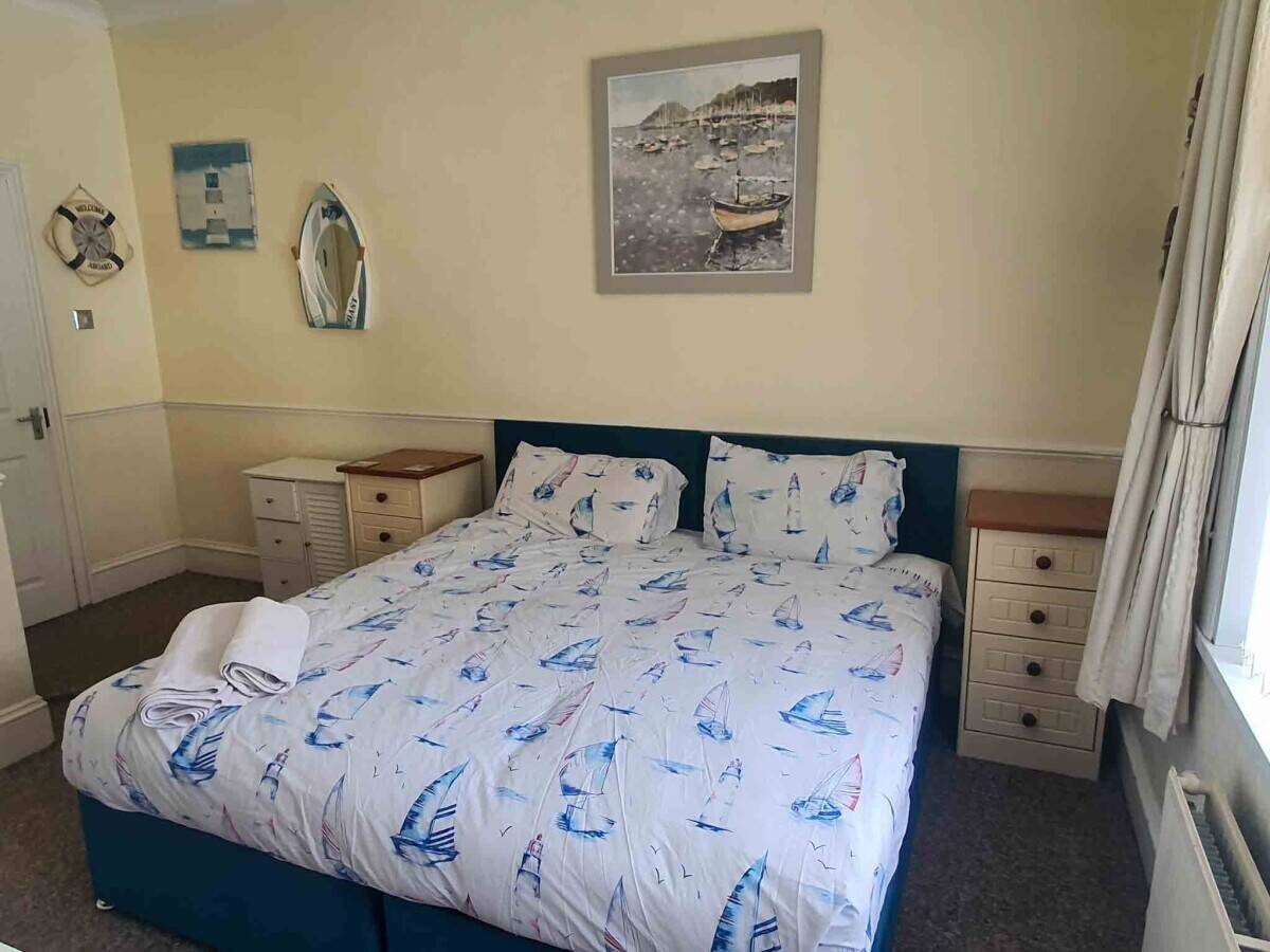 A Spacious Former Guest House in a Prime Location Photo 9