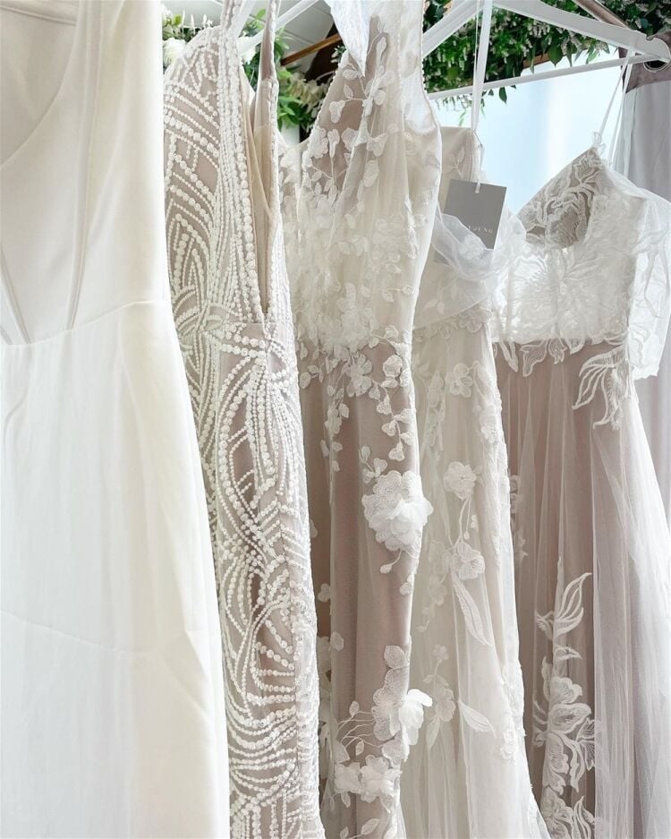 E-COMMERCE AWARD-WINNING GLOBAL BRIDAL BRAND Photo 9