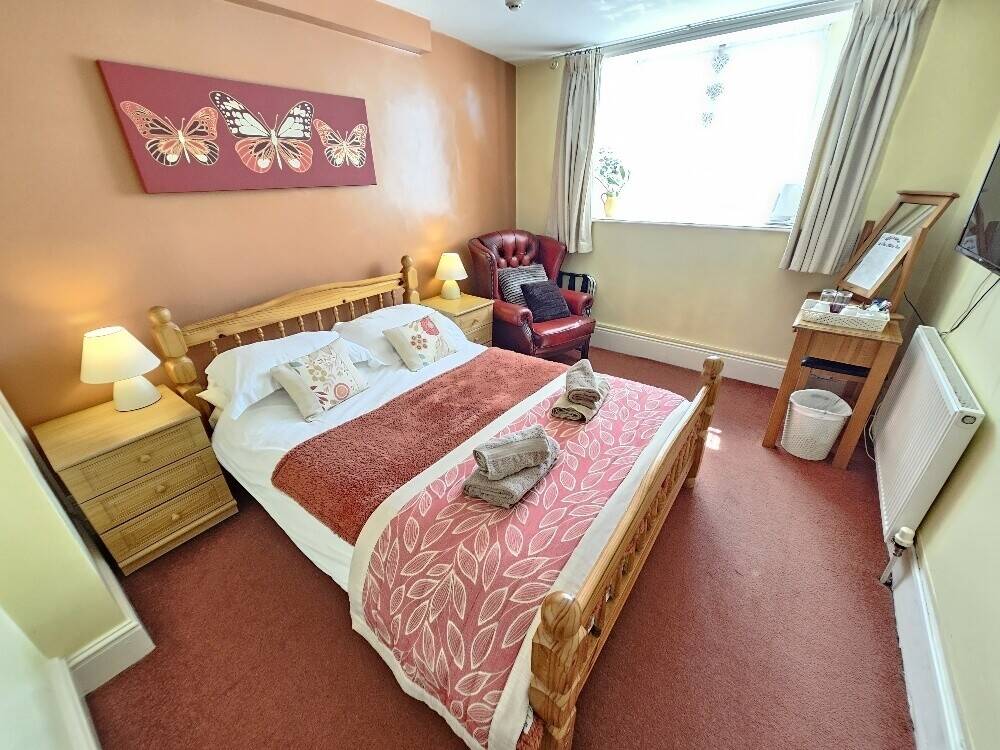 Devon Village Inn With 5 Letting Rooms, a Letting Apartment and 3 Bedroom Owners Accommodation Photo 9