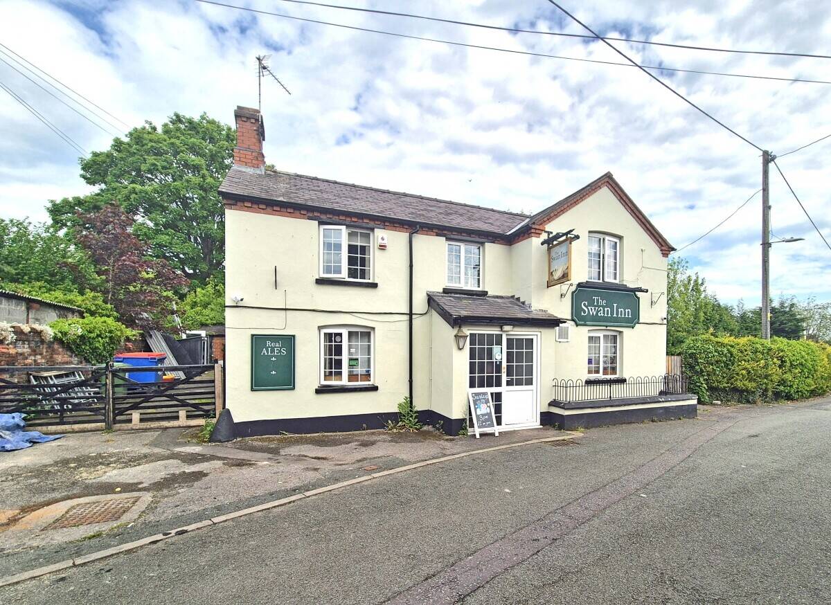 WREXHAM - ESTABLISHED COMMUNITY LOCAL Photo 9