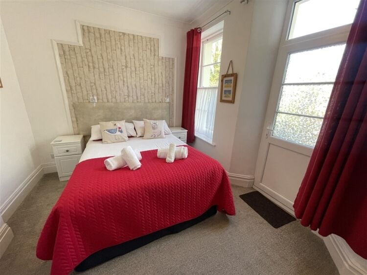 Detached 8-Bed Holiday Villa with Luxurious Owners Accommodation For Sale in Torquay