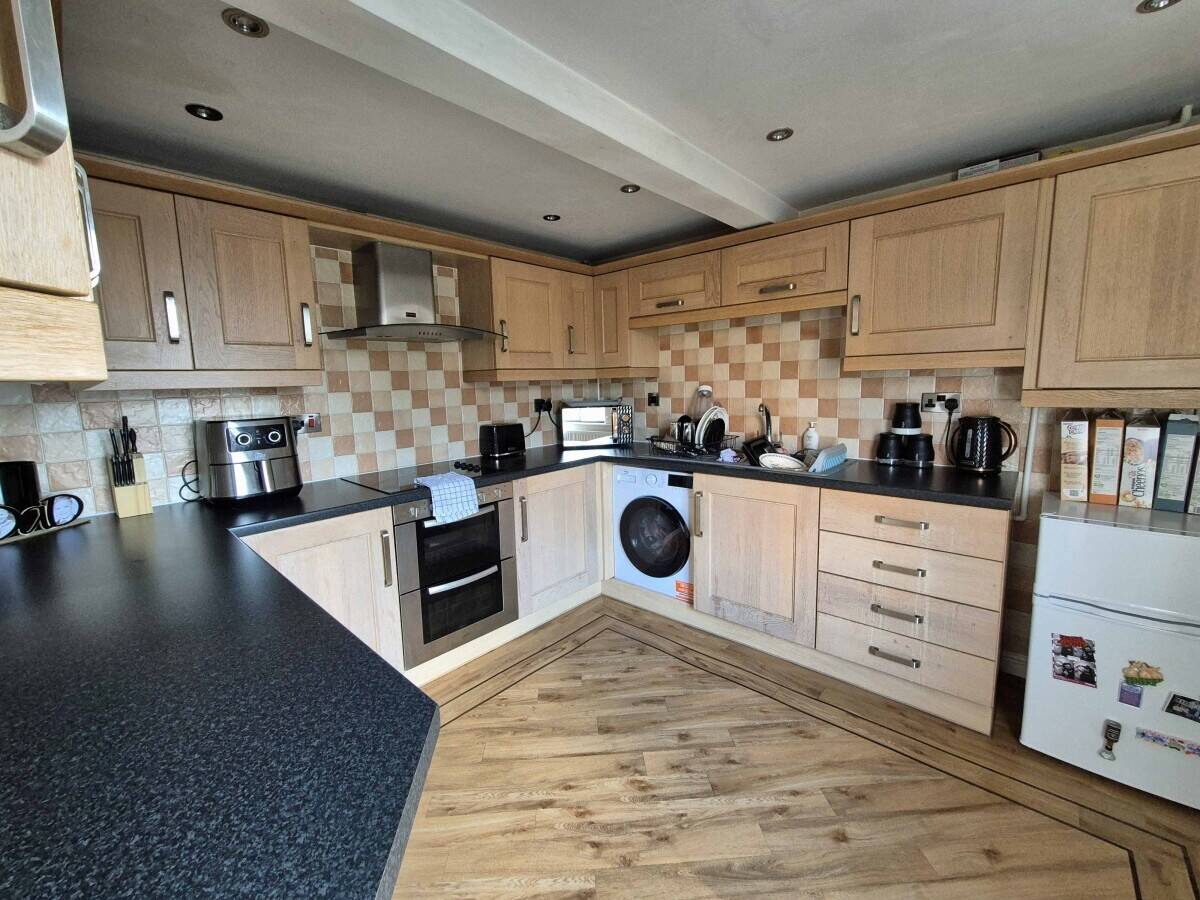 STAFFORDSHIRE MOORLANDS - MIXED USE INVESTMENT OPPORTUNITY Photo 9