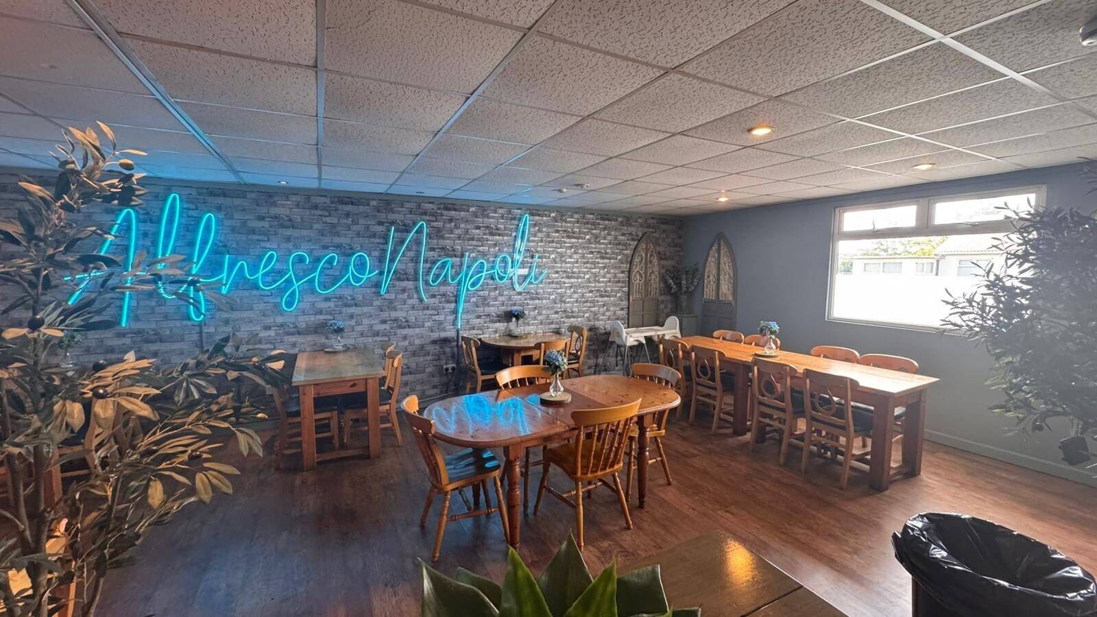 Popular Authentic Italian Restaurant, Newton Aycliffe, DL5 6HP Photo 9