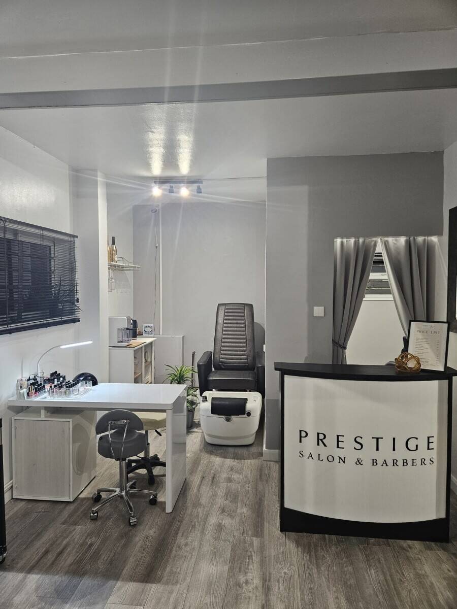 Salon, Barbers, Nails, and Beauty shop for sale in Tunbridge Wells Photo 9